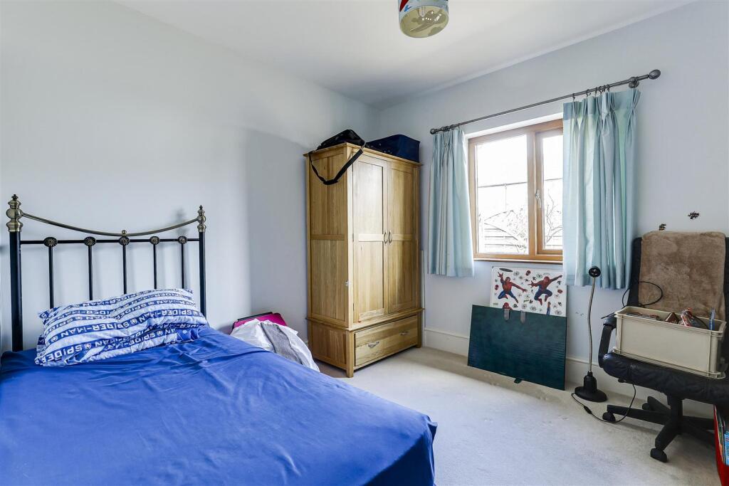 Bed 3.JPG