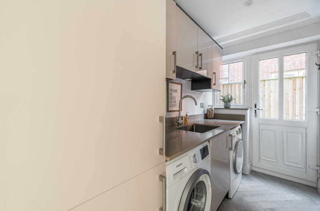 1372507-18-68fb48...