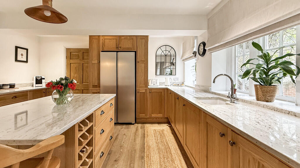 Kitchen/breakfast...