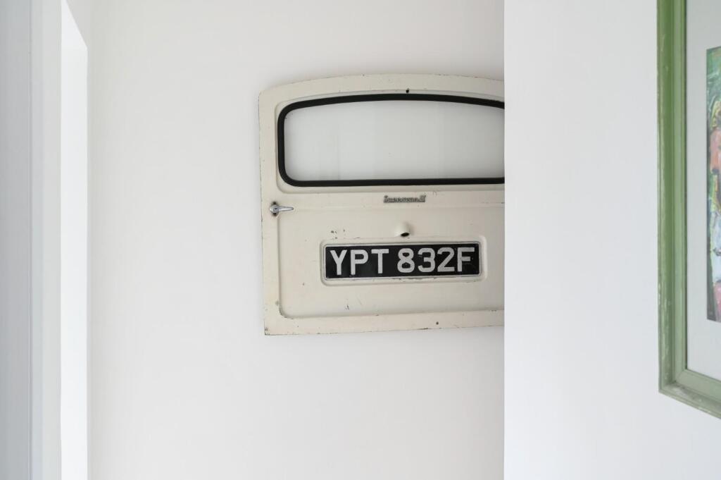 66 woodland ct bn3 (23).jpg