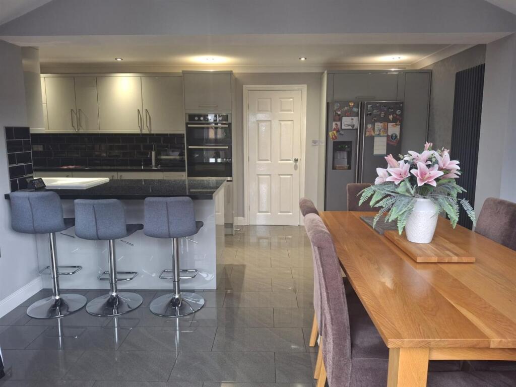 Kitchen fridgebd.jpg