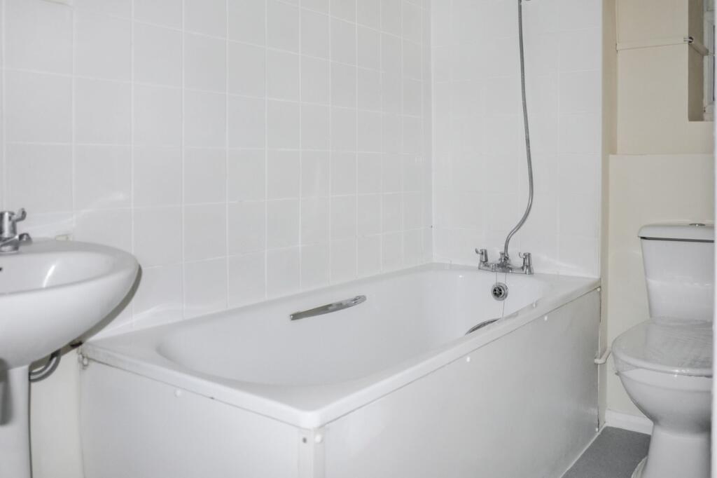 Flat 3 Miller House, Forster Road, London, SW2 4UY