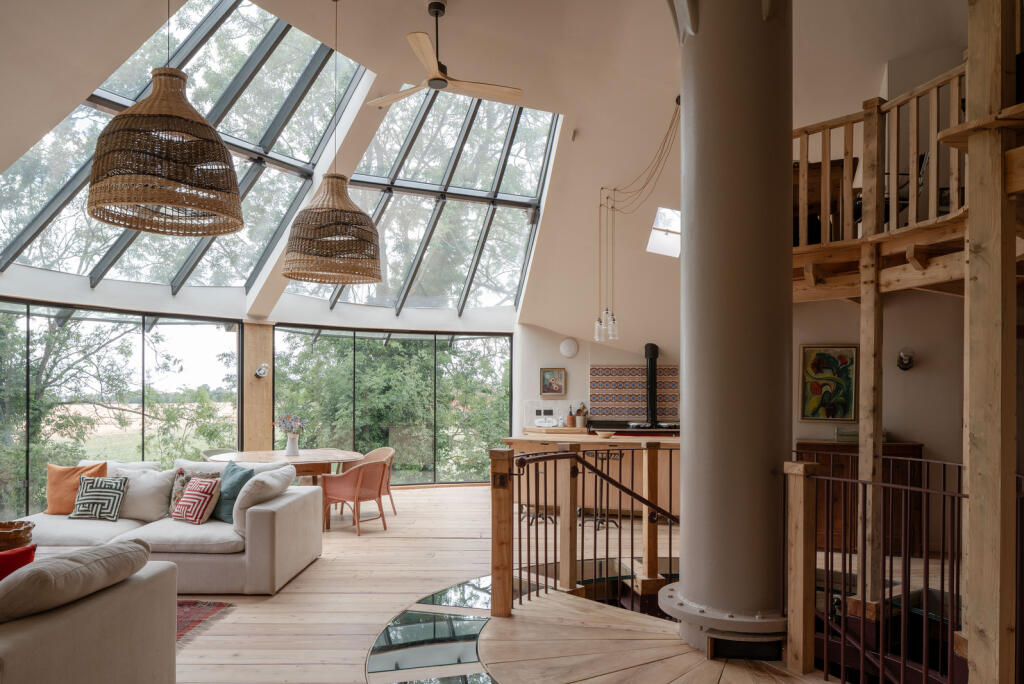 298369 - The Roundhouse, Park Lane, Old Knebwor...