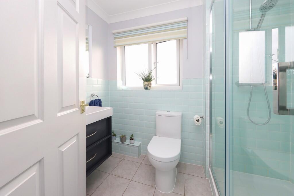 2 Heatherfold Way...