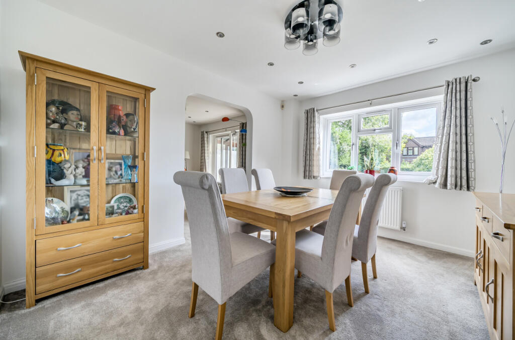 1353215-12-68c2e9...