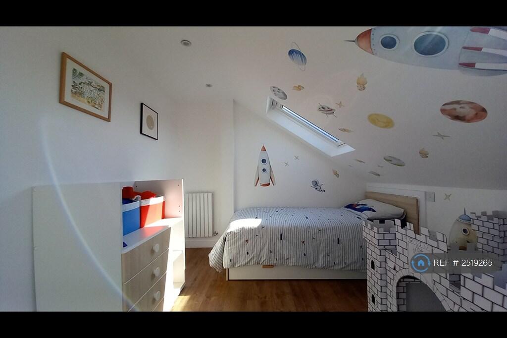 Bedroom 2 - 2nd Floor (View 2)