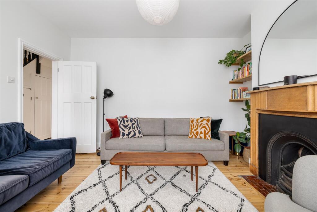 Fourth Avenue E12