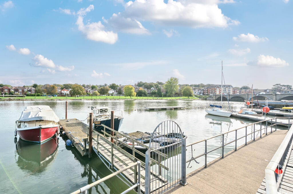 1363001-4-68e4ee5...