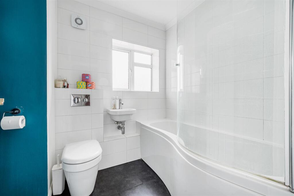 405 Uxbridge Road-11.jpg