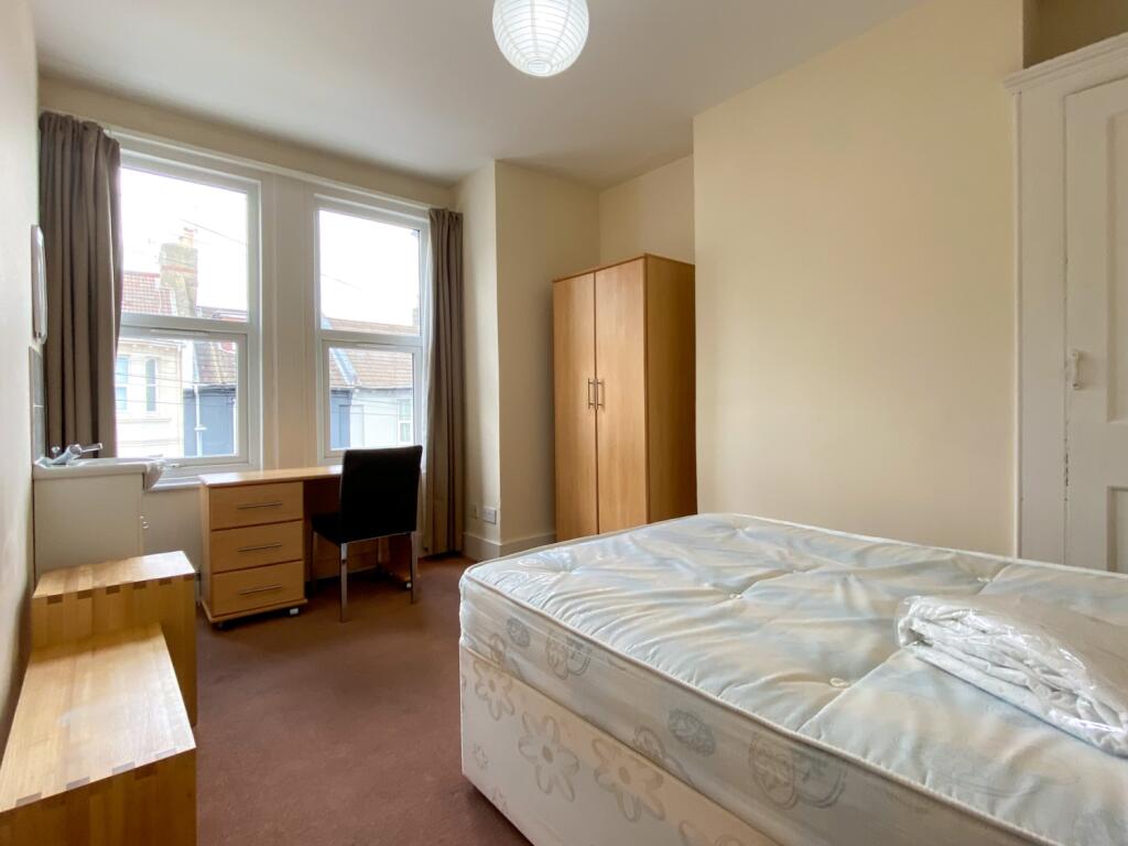 94 Whippingham Road Bedroom 5 (2)