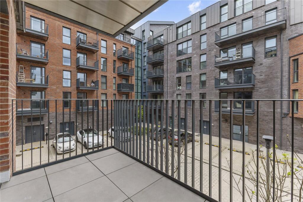 Show Apartment