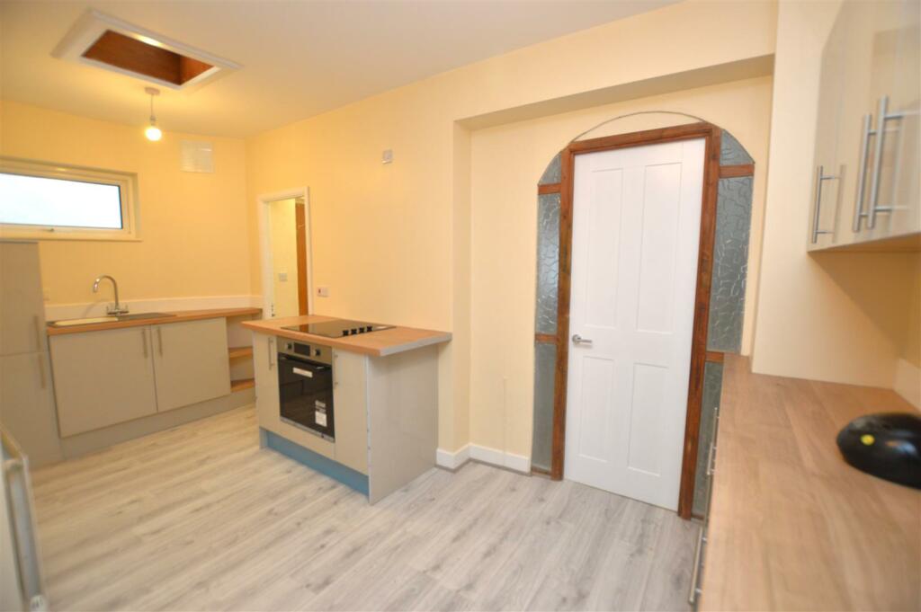 25 Bridge Way kitchen.JPG