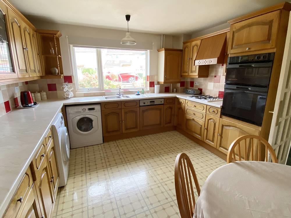 kitchen1.jpg