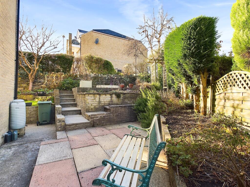 Garden to Side of Property