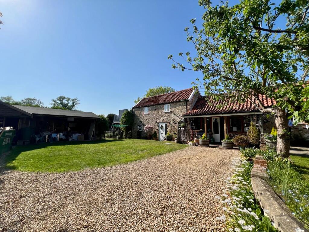 Garden/Barn/Driveway