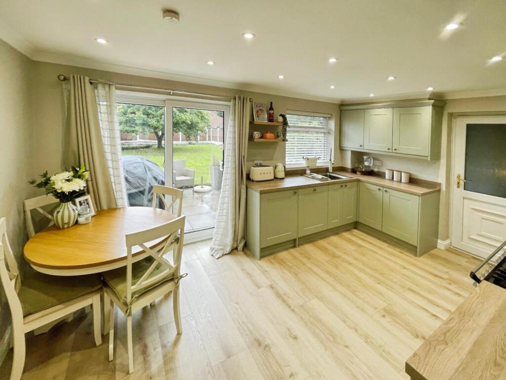 168b3528--44E0-8338-C93FBD10ECE5-13662-00000FFD5A2