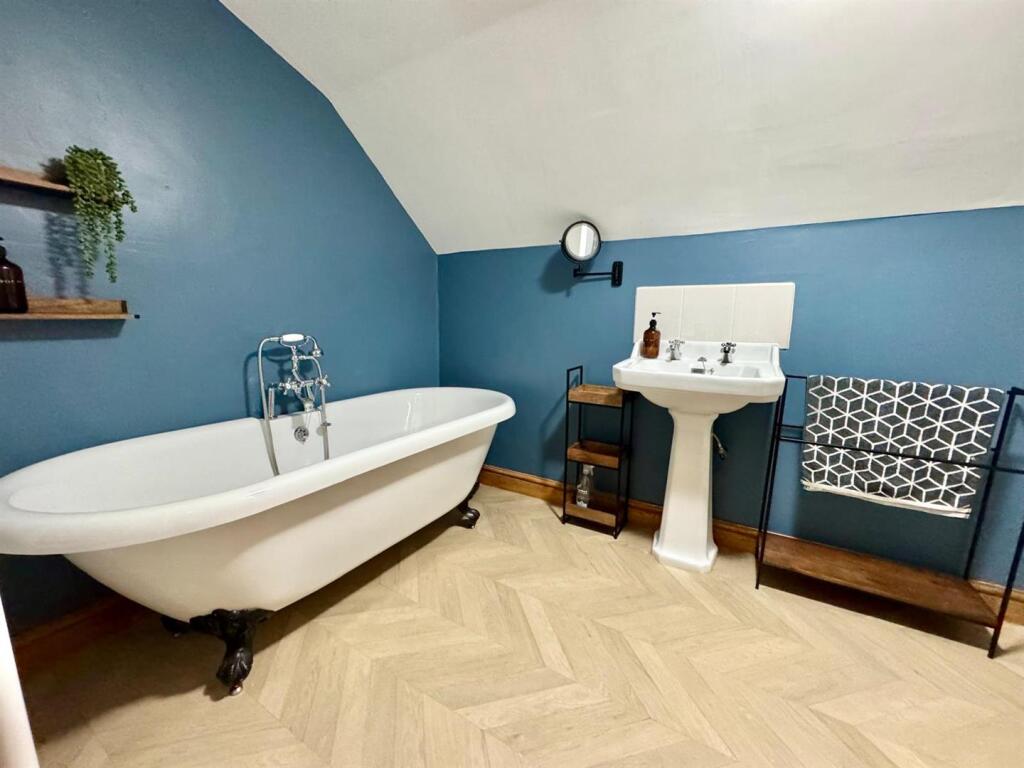 PHOTO-2Zoom Info DeleteLink to a Room...025-09-05-