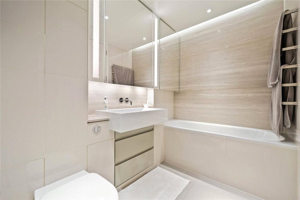 Ensuite Bedroom 1