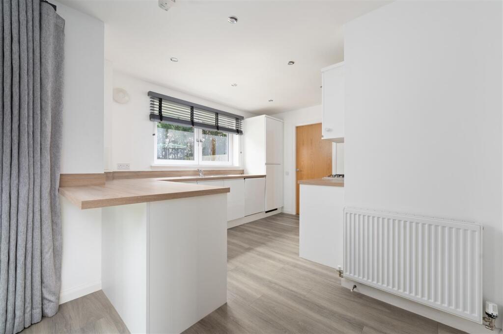 86McDonaldStreet012.JPG