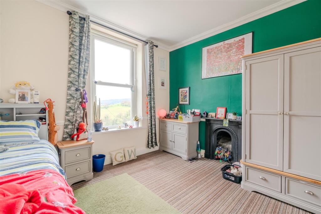 Bedroom 2.jpg