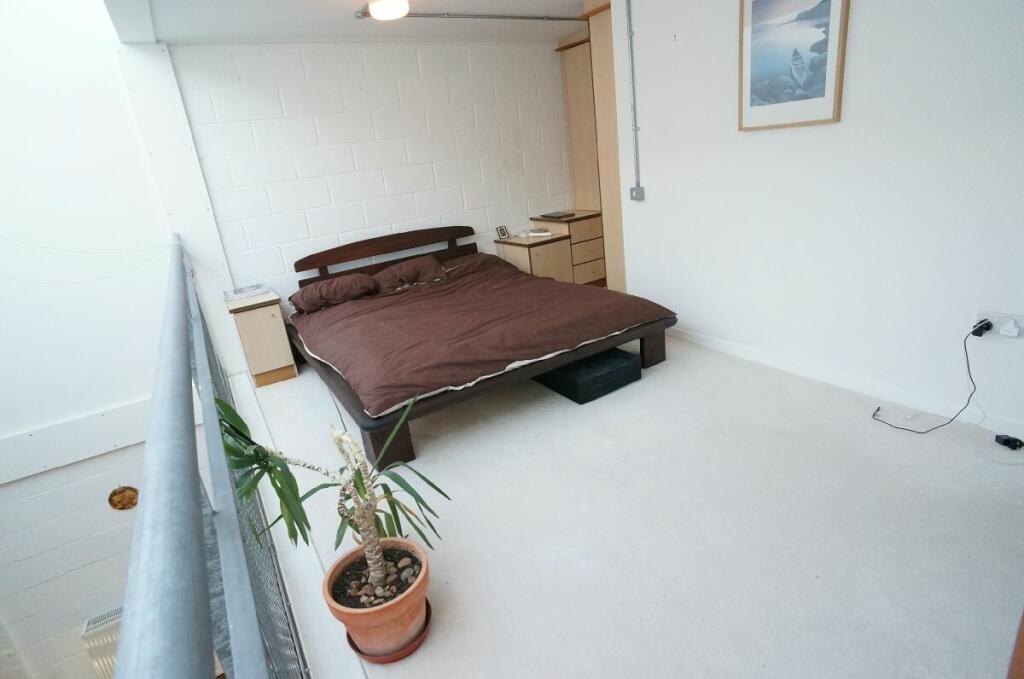 4th Photo of Bedroom 