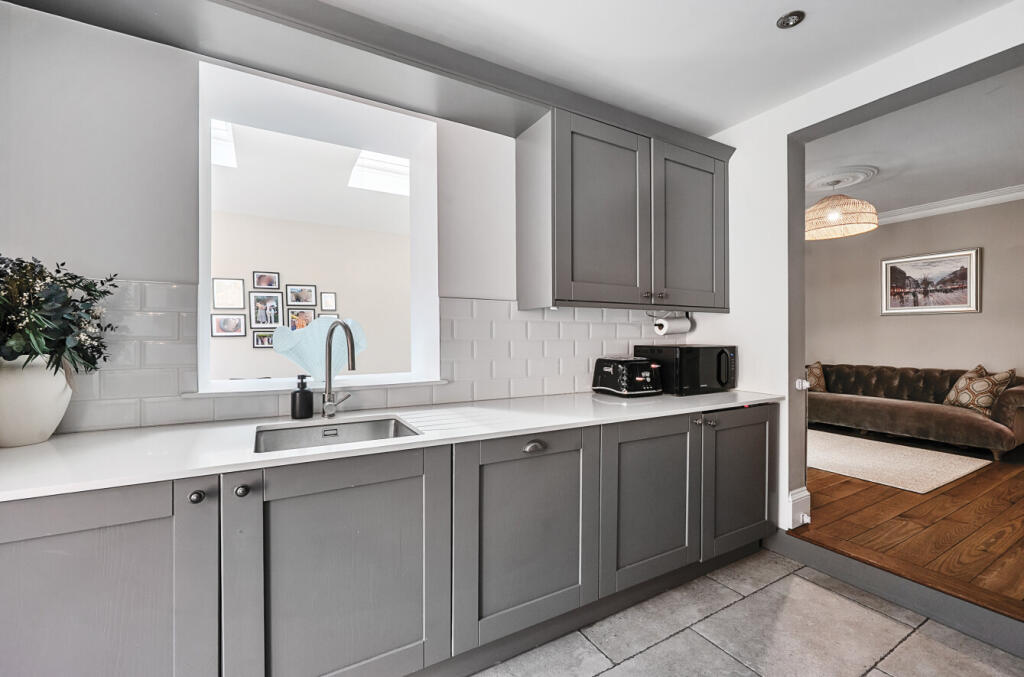 1325461-7-68758bb...