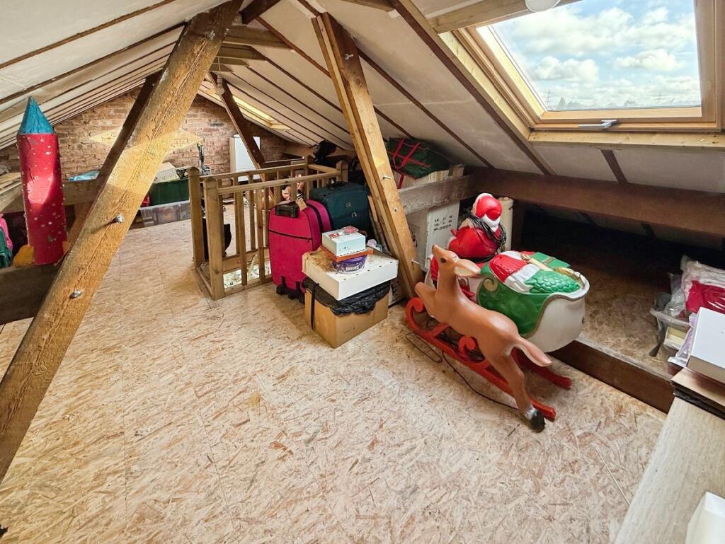 LOFT SPACE