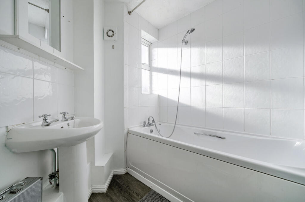 1394757-16-695e5d...