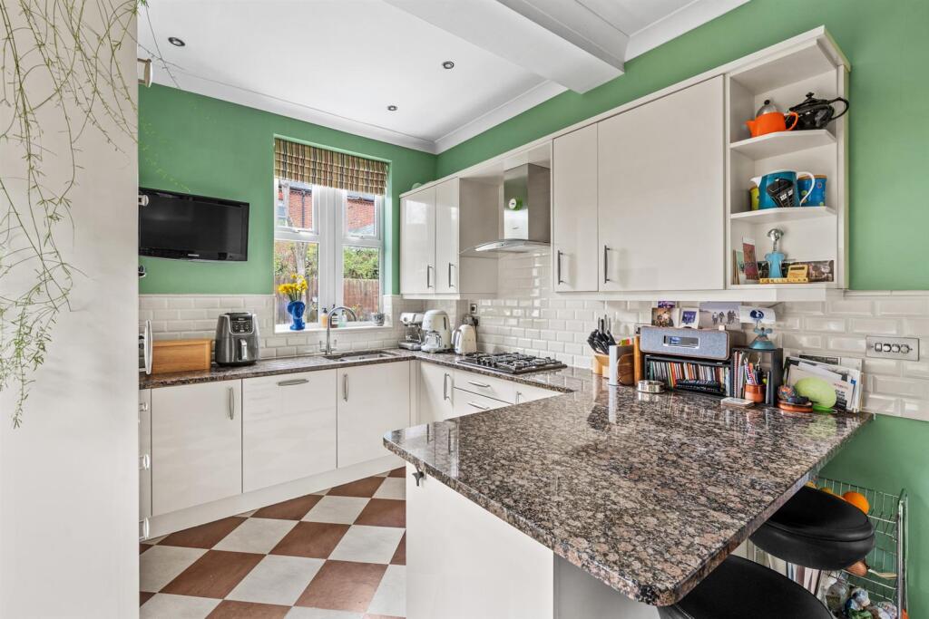 4 Bartholomews Close - 017.JPG