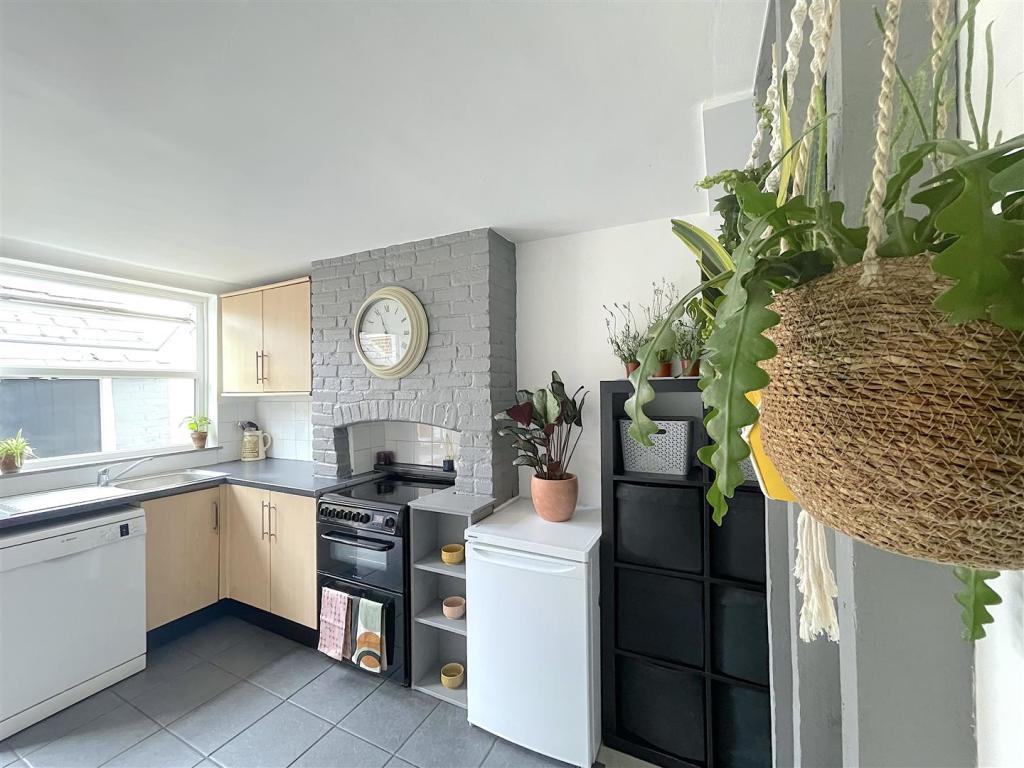 Kitchen (5).jpeg