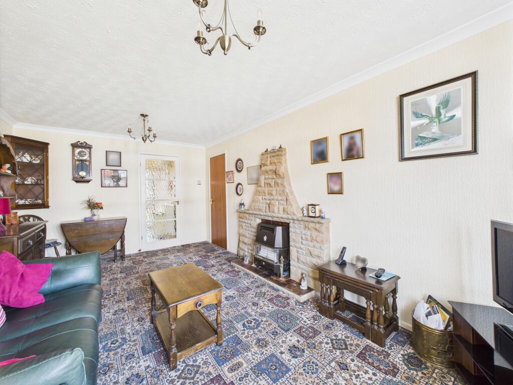 CAM04825G0-PR0100-STILL005