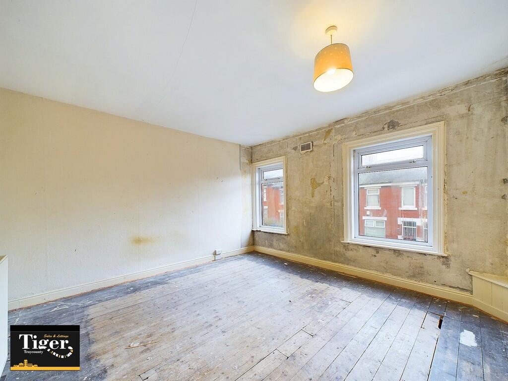 CAM02176G0-PR0468...