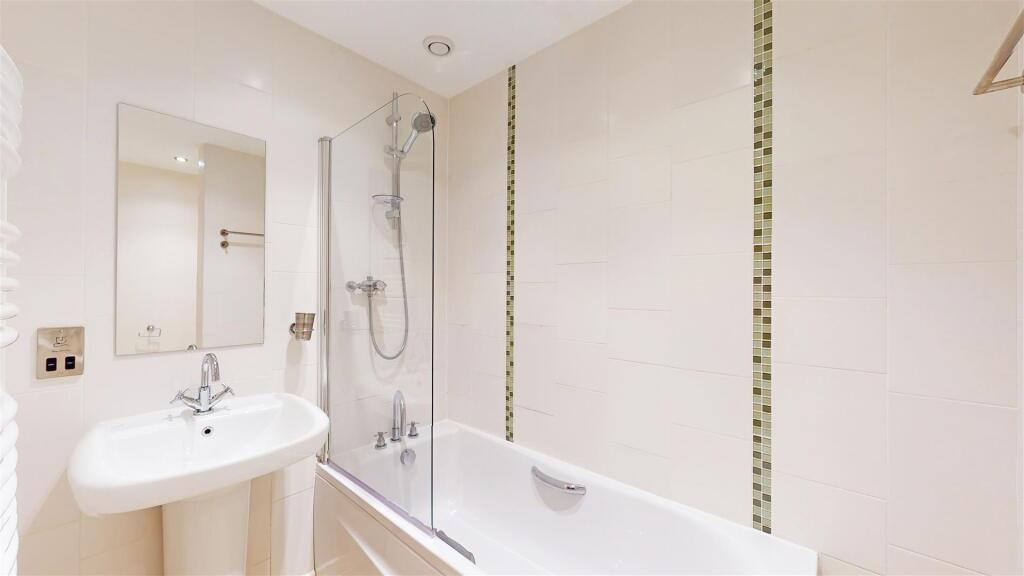 Nexus, Apt 2 Bathroom.jpg