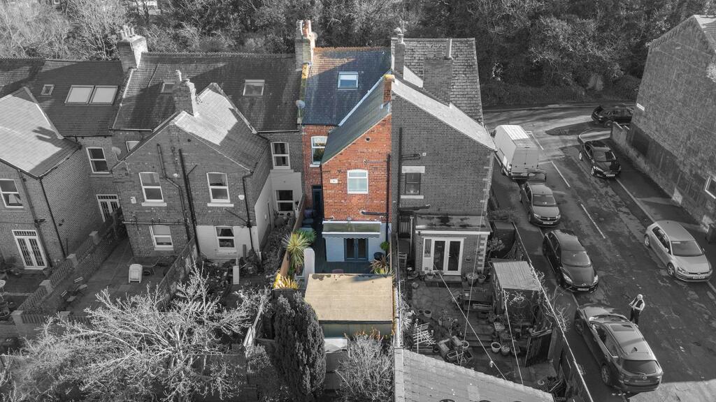 29 Victoria Crescent, Barnsley 36_297.jpg