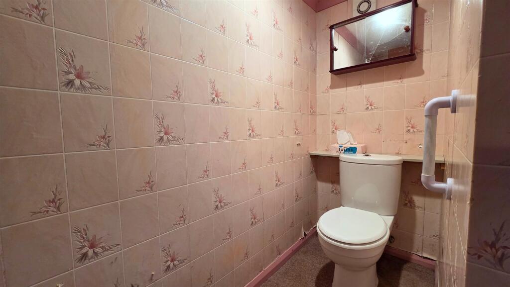 Downstairs Shower Room (WC)