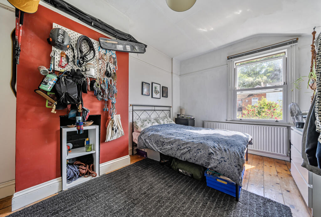 1300997-16-6838a2...