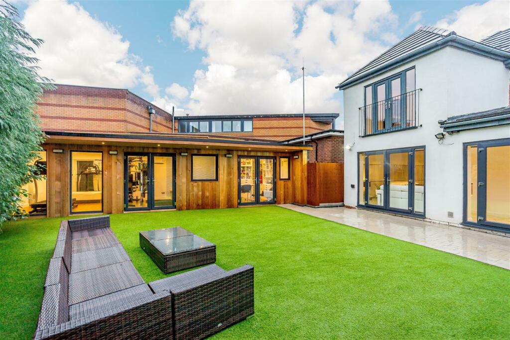 8526847-exterior08.jpg