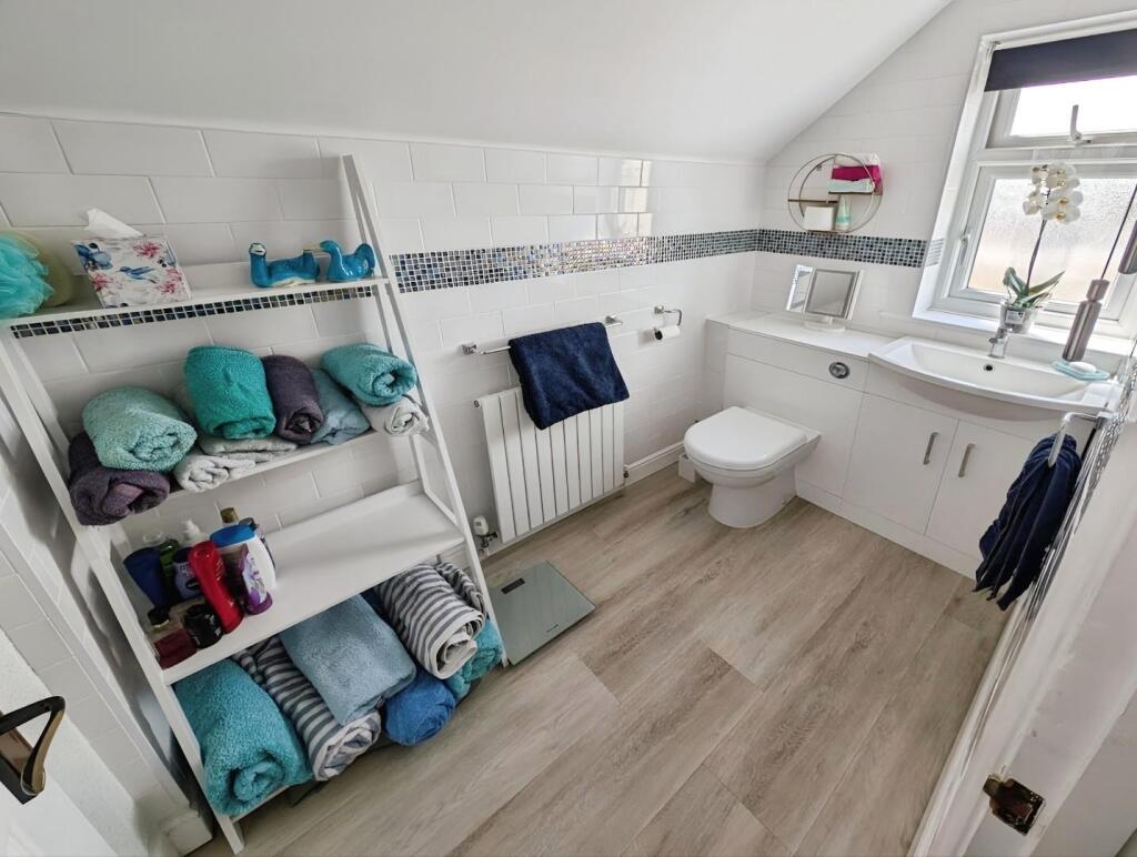 6d937f90-showr 20room.jpg