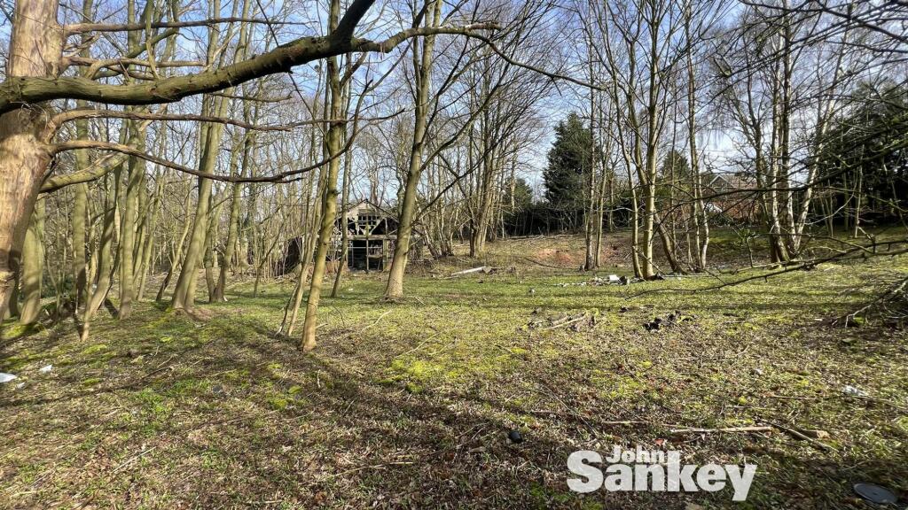 Land Adj Clipstone Dr _2390.jpg