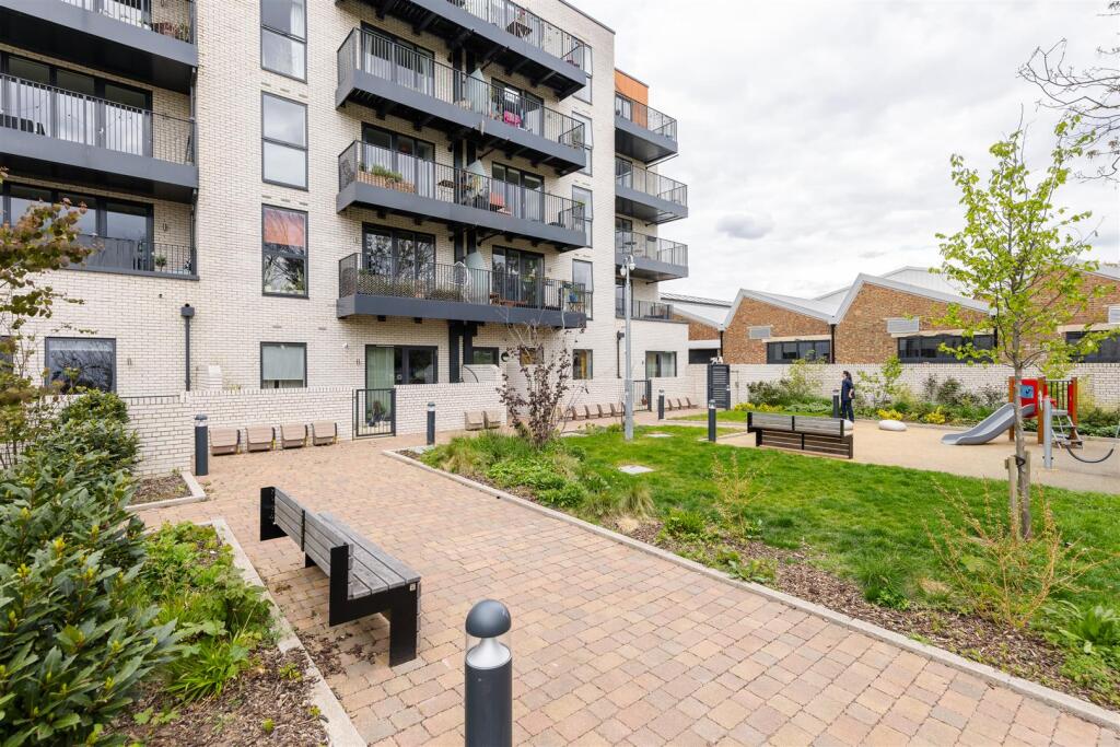 Sutherland Road, E17