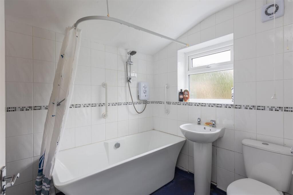 Church View 5 Bathroom.jpg