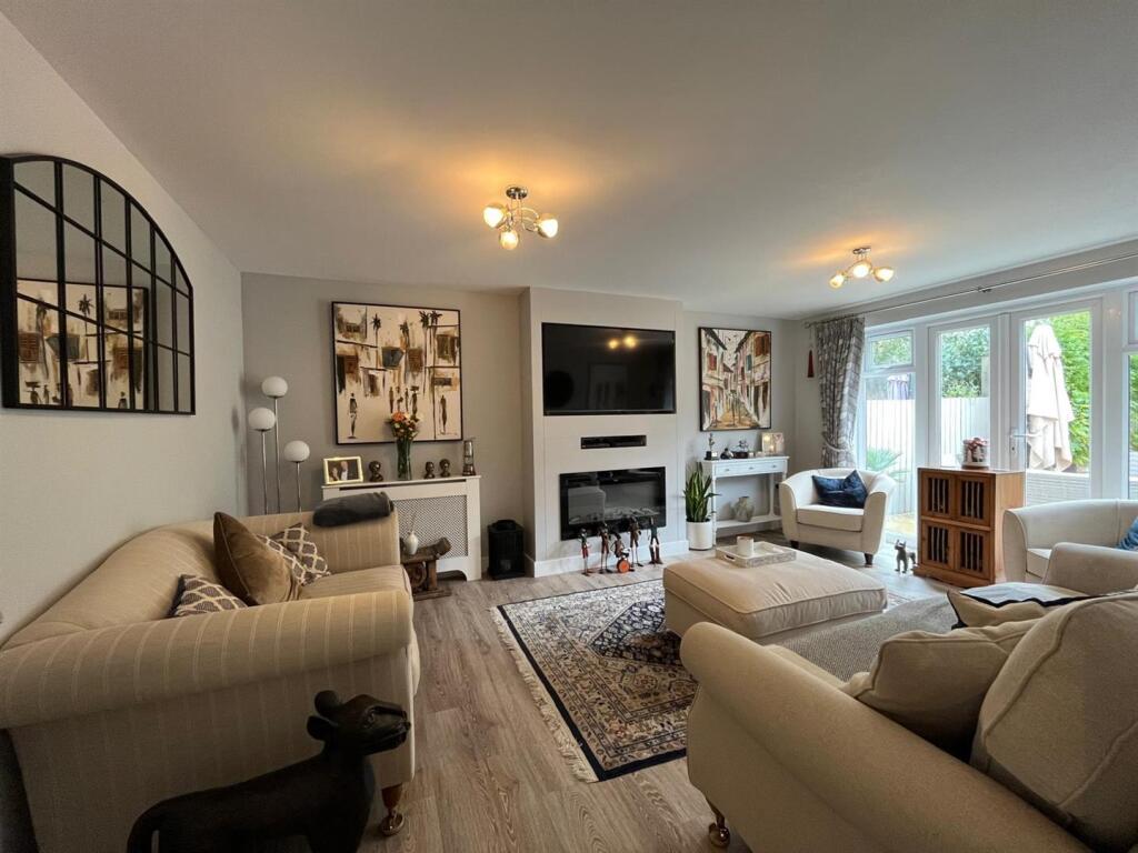 Lounge.jpg