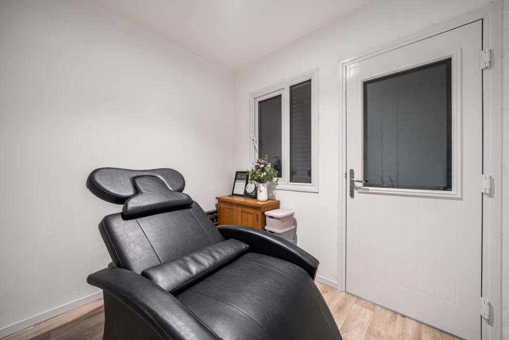 1331113-8-689212106b6ea