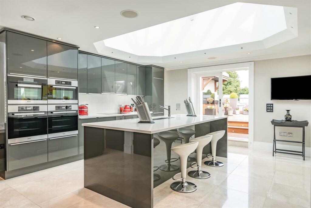 Kitchen/Breakfast Room