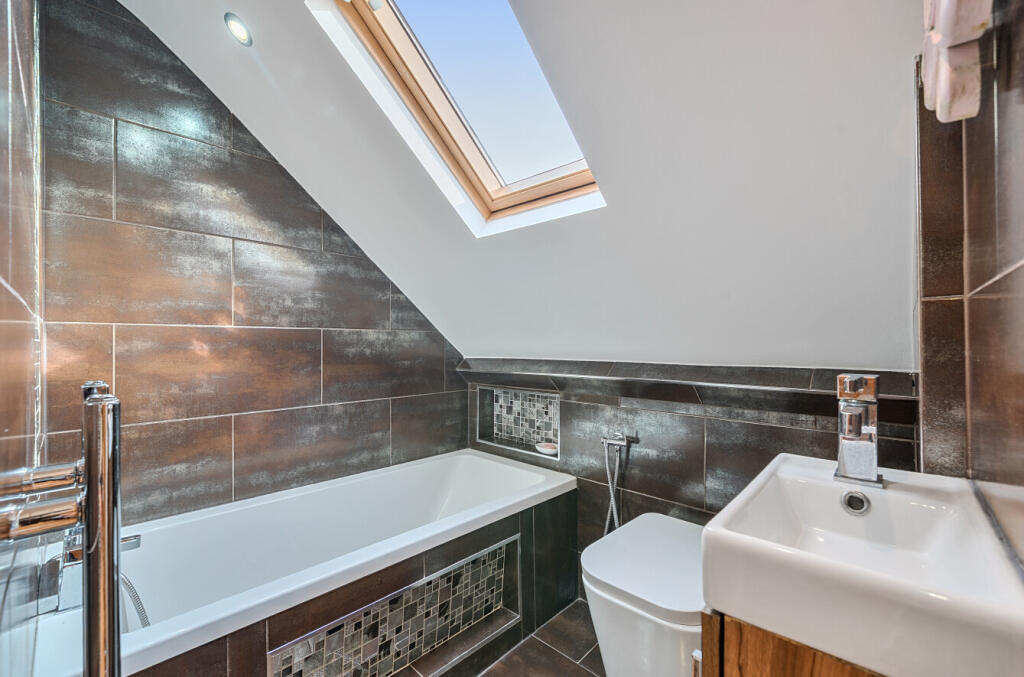 1374418-2-6904629...