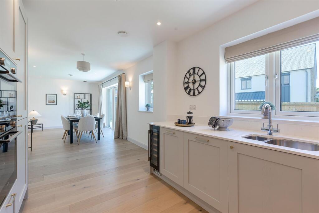 A48 - Ipplepen, New Homes at Rosemoor - 250922.jpg