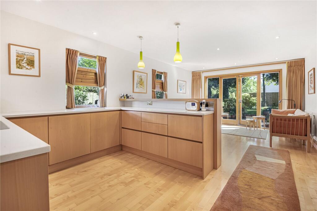 Kitchen &amp; Dining Rm