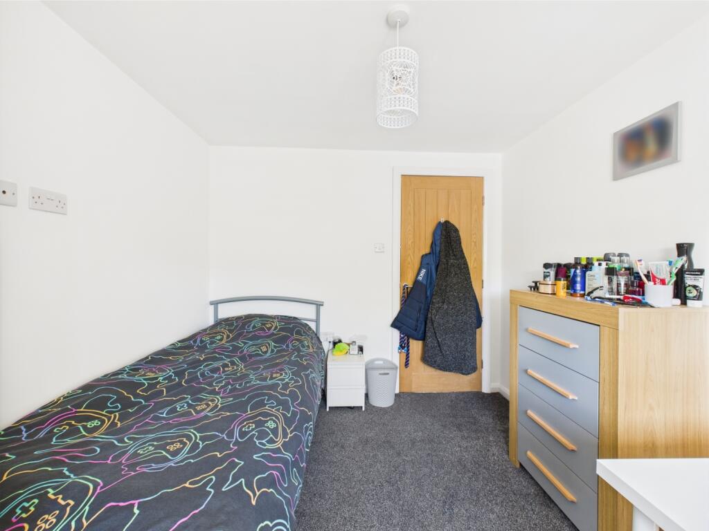 CAM03729G0-PR0042-STILL042