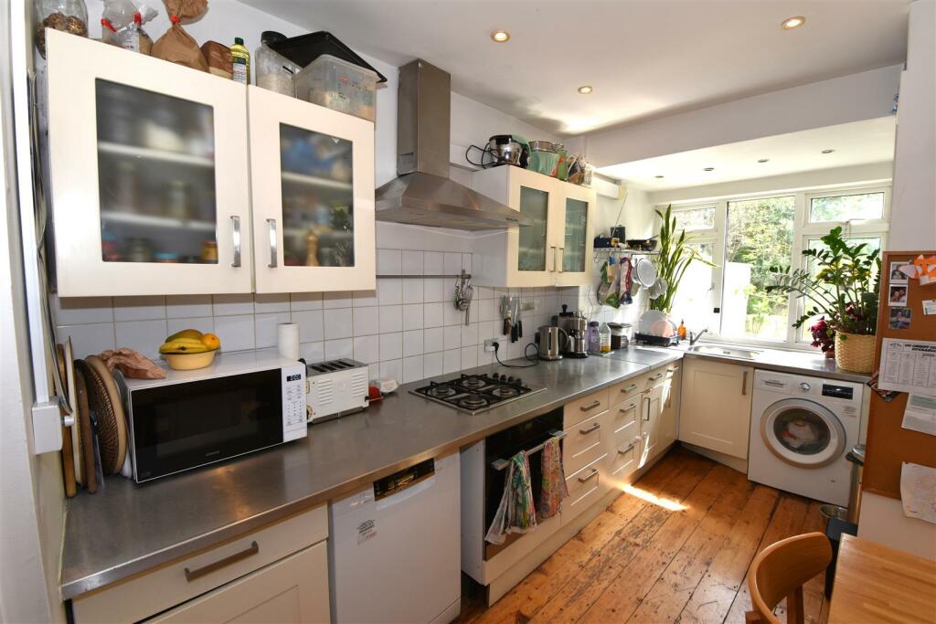 Kitchen.JPG
