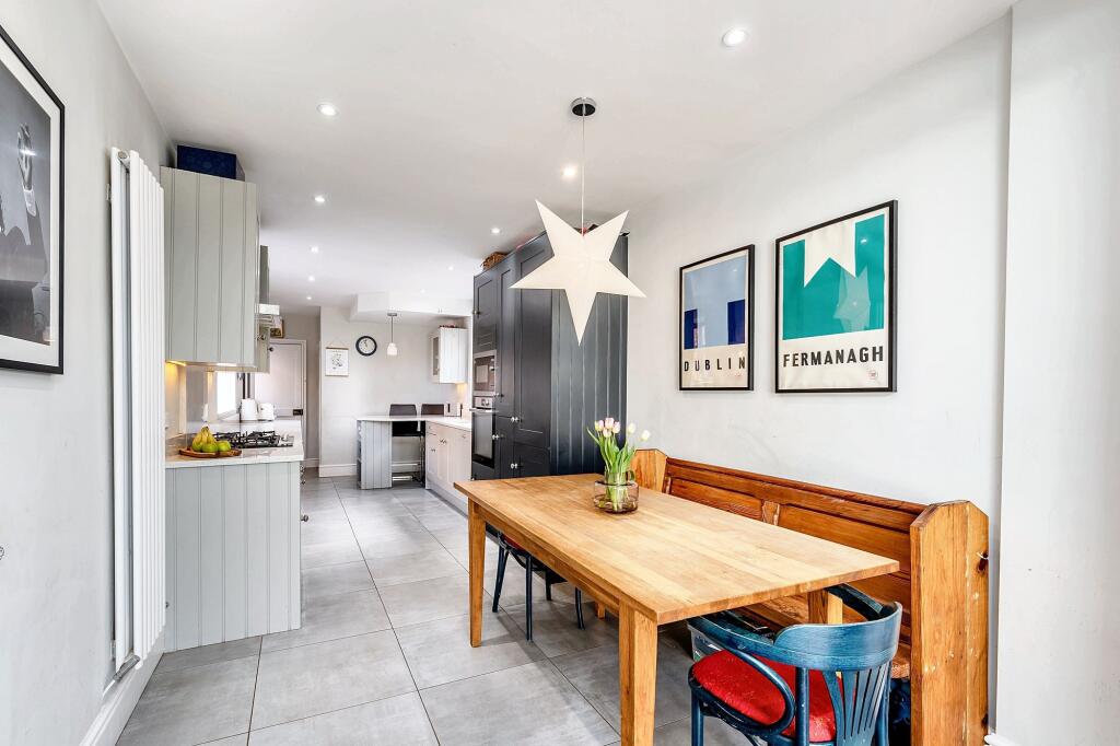 Kitchen/dining/lounge